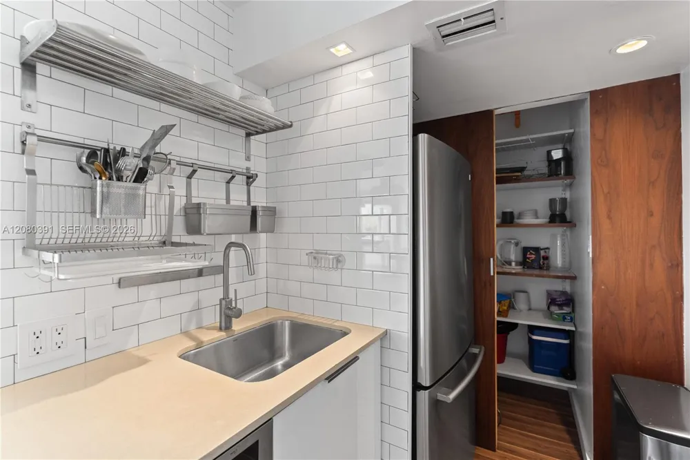 1881 Washington Ave #4G Miami Beach, FL 33139