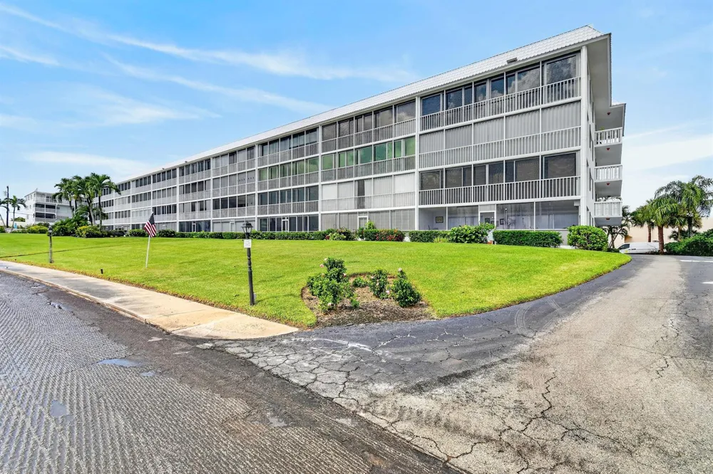 907 Marina Drive #Unit 306 North Palm Beach, FL 33408