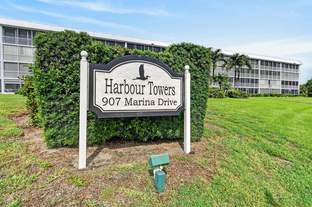 907 Marina Drive #Unit 306 North Palm Beach, FL 33408