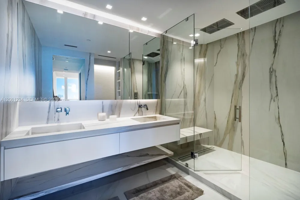 100 S Pointe Dr #2409 Miami Beach, FL 33139