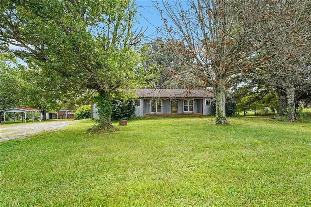 4563 NC Highway 268 Pilot Mountain, NC 27401