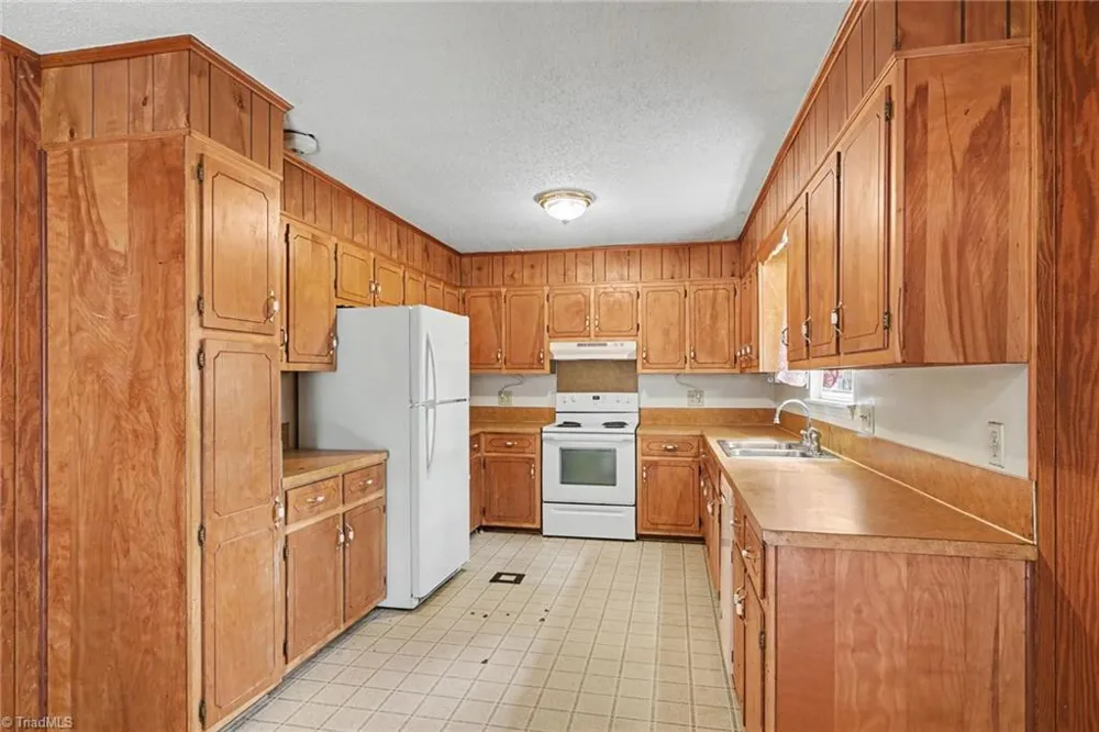 4563 NC Highway 268 Pilot Mountain, NC 27401
