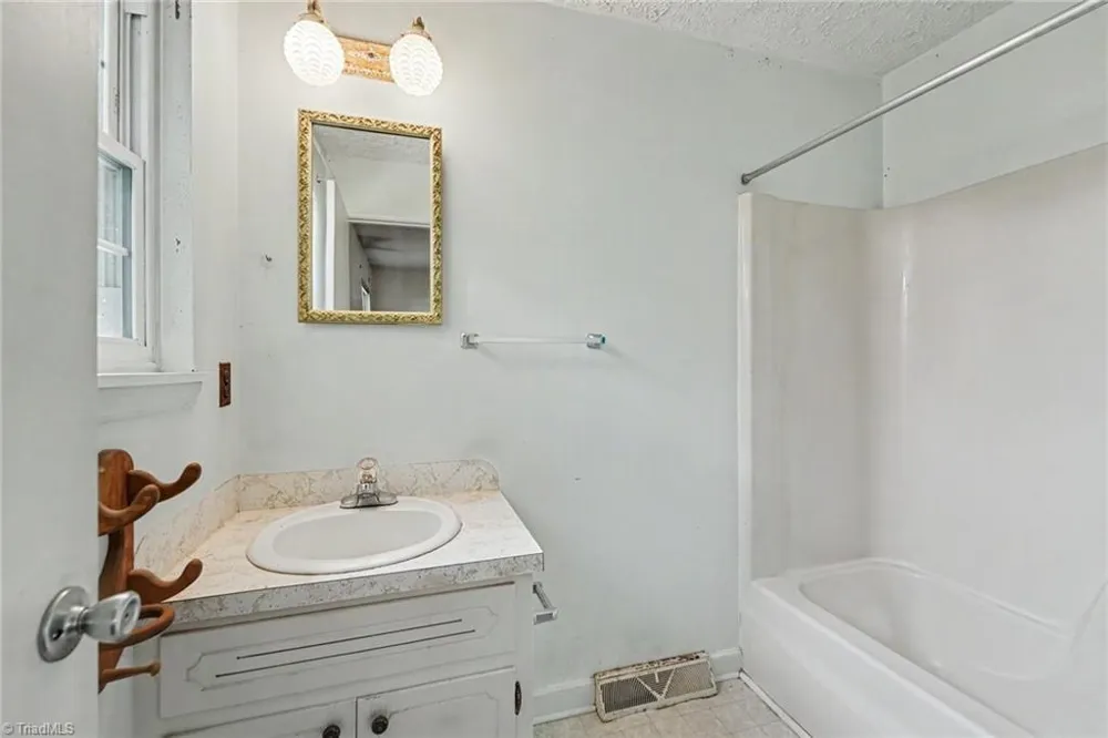 4563 NC Highway 268 Pilot Mountain, NC 27401