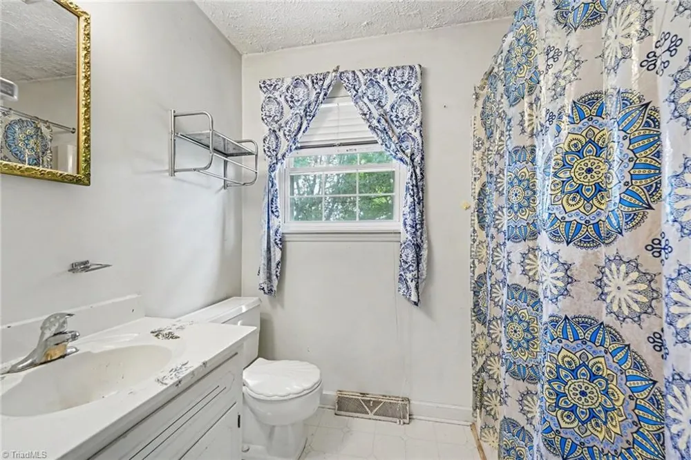 4563 NC Highway 268 Pilot Mountain, NC 27401