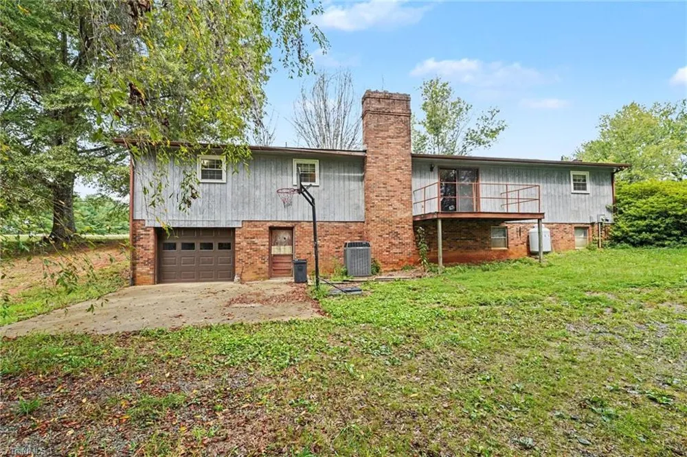 4563 NC Highway 268 Pilot Mountain, NC 27401