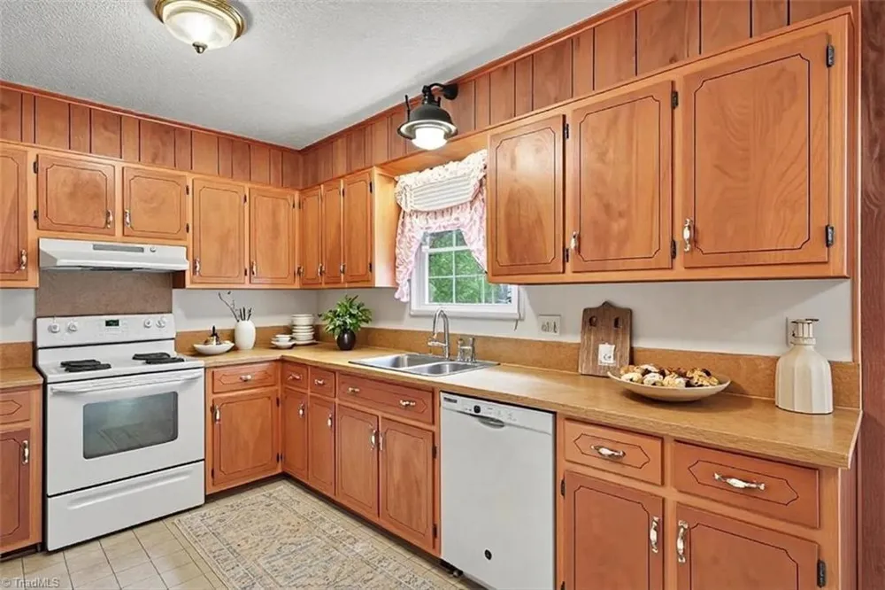 4563 NC Highway 268 Pilot Mountain, NC 27401