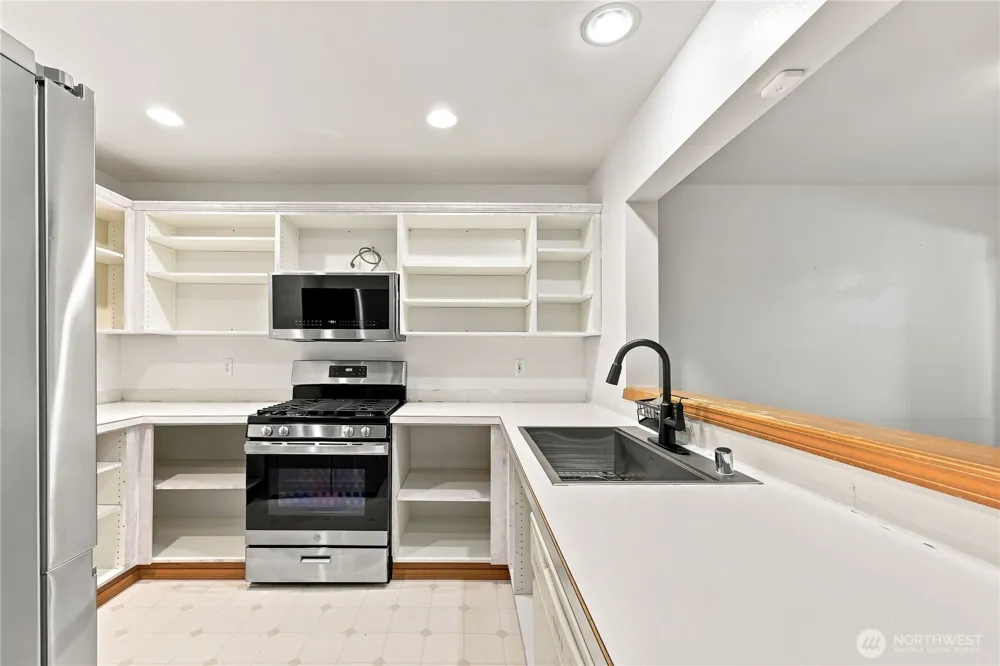 1140 NW Windy Beach Lane Silverdale, WA 98383