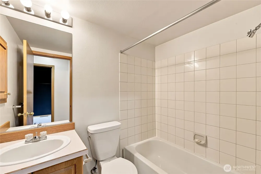 1140 NW Windy Beach Lane Silverdale, WA 98383