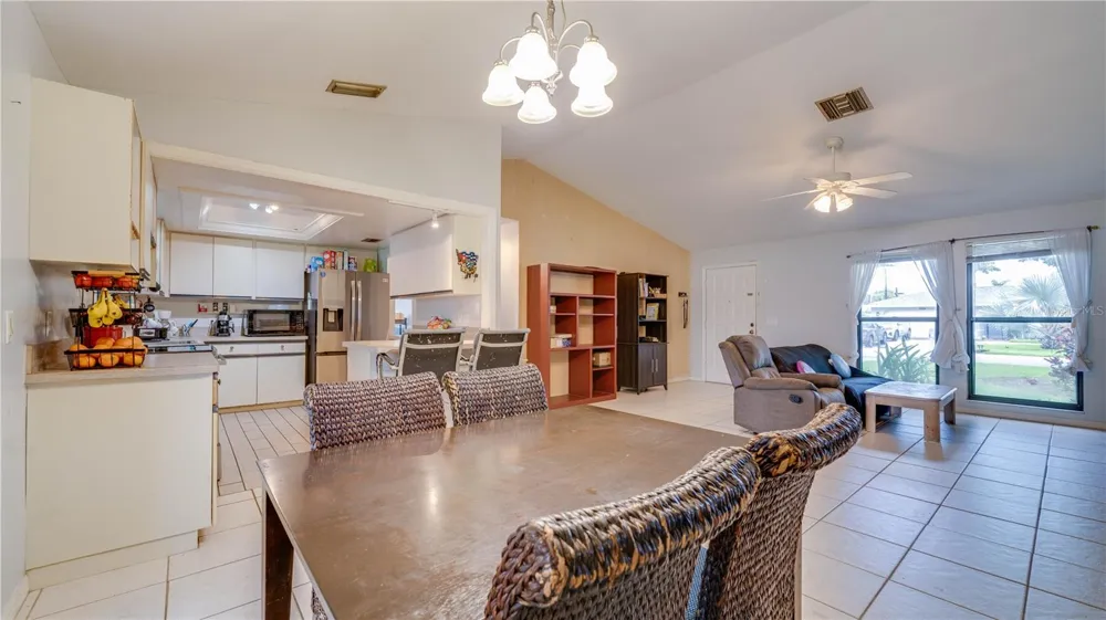 3609 SE 2ND PLACE Cape Coral, FL 33904
