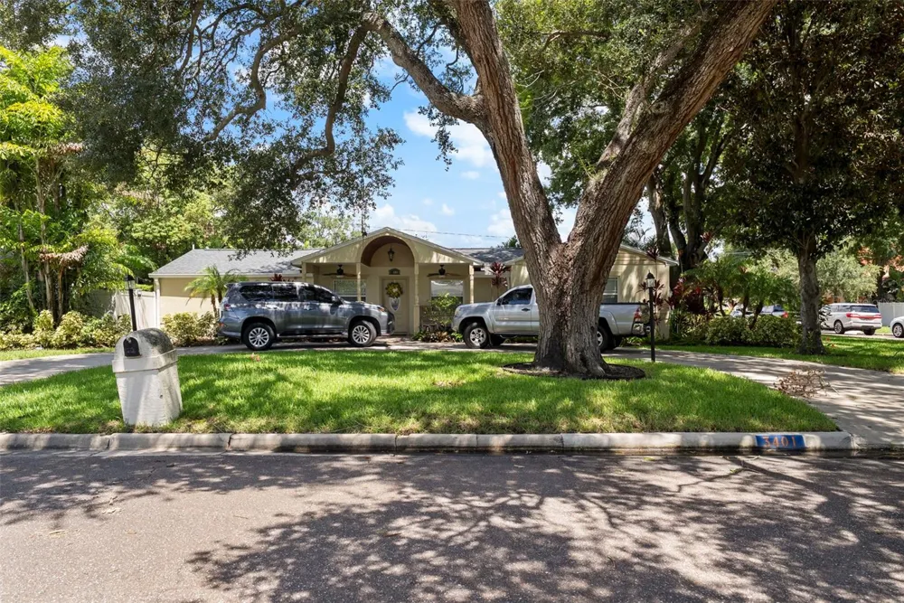3401 W SEVILLA STREET Tampa, FL 33629