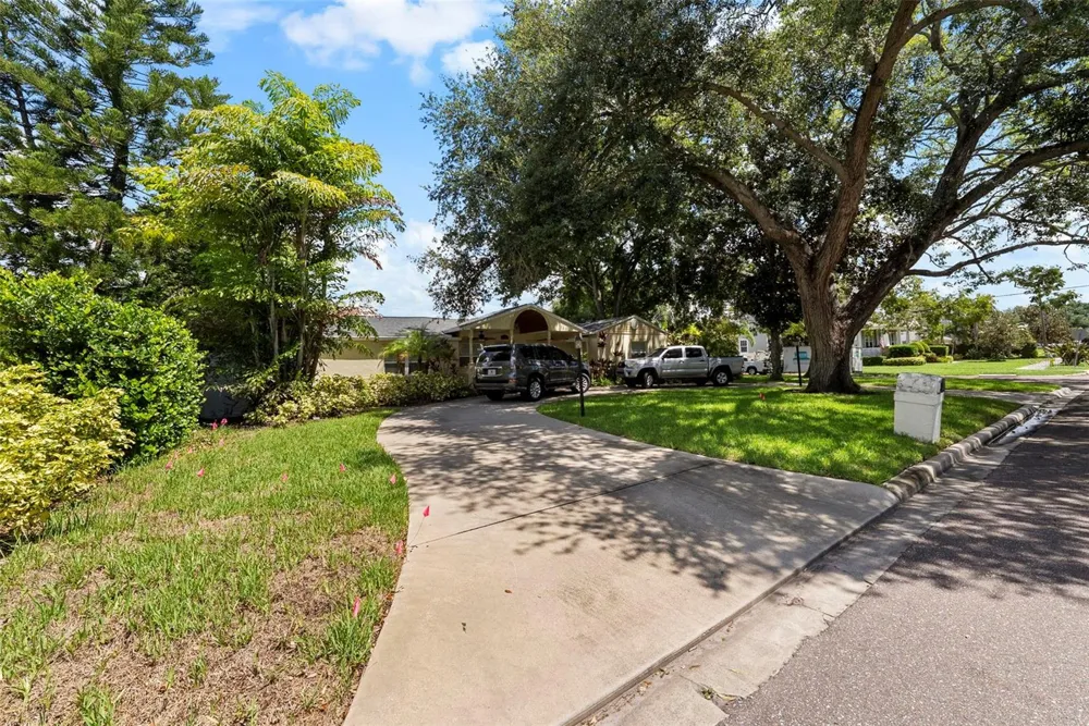 3401 W SEVILLA STREET Tampa, FL 33629