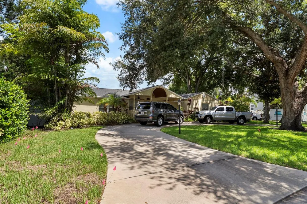 3401 W SEVILLA STREET Tampa, FL 33629