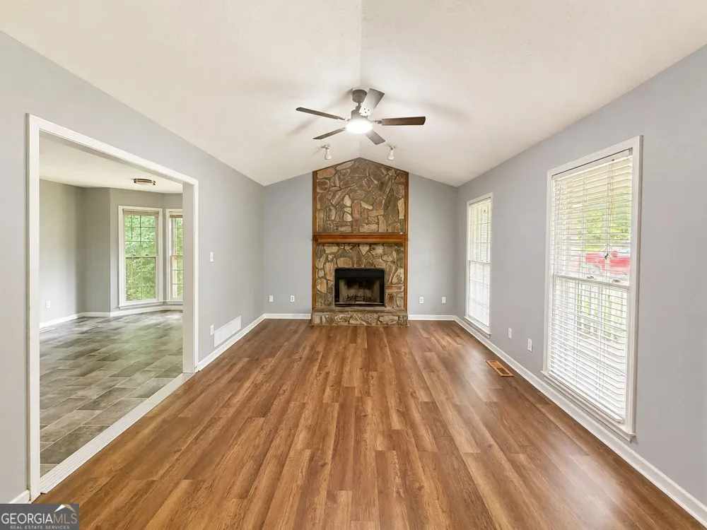 176 Deerfield DR Hiram, GA 30141
