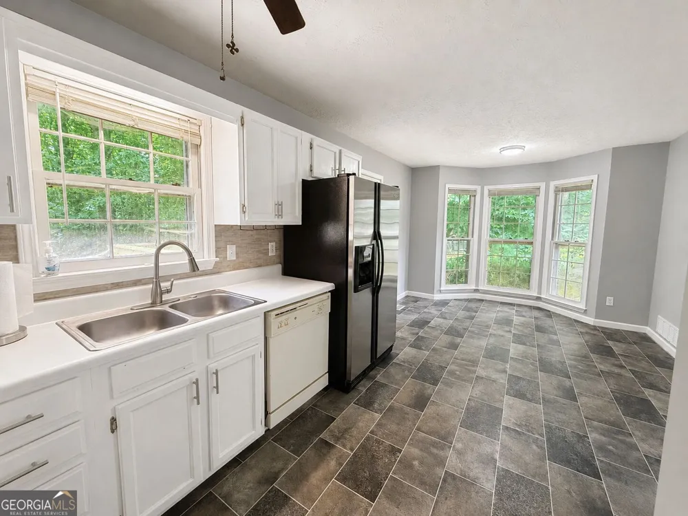 176 Deerfield DR Hiram, GA 30141