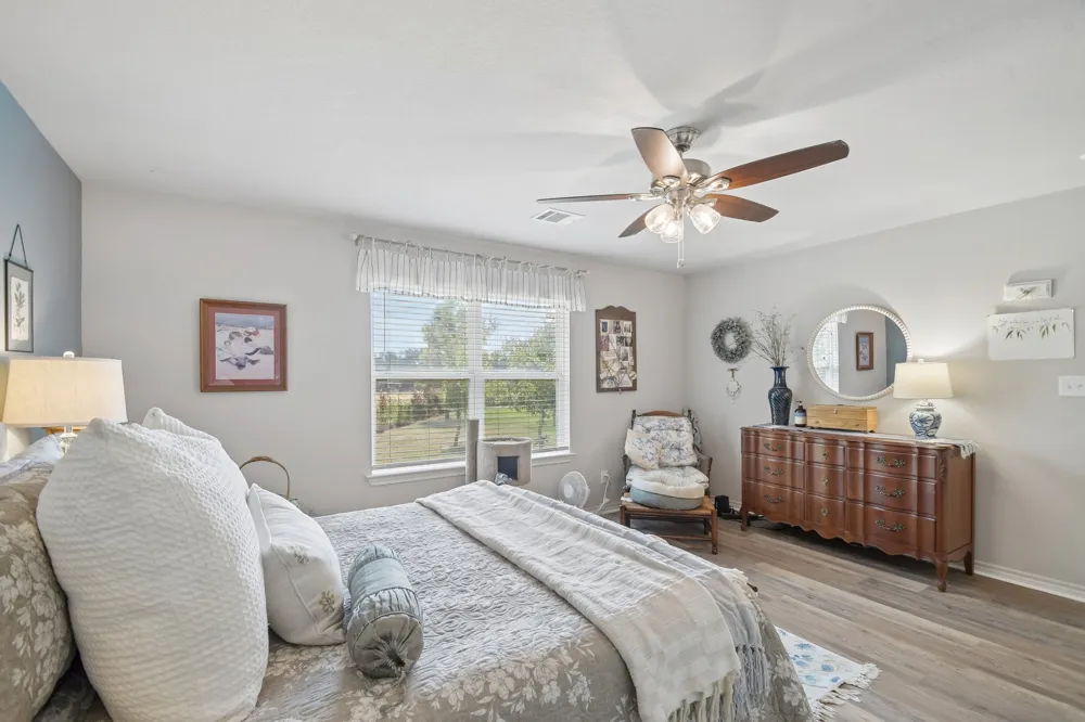 596 Pleasant Grove Loop Elgin, TX 78621