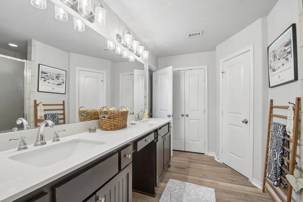 596 Pleasant Grove Loop Elgin, TX 78621