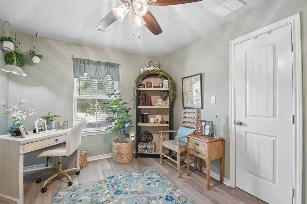 596 Pleasant Grove Loop Elgin, TX 78621