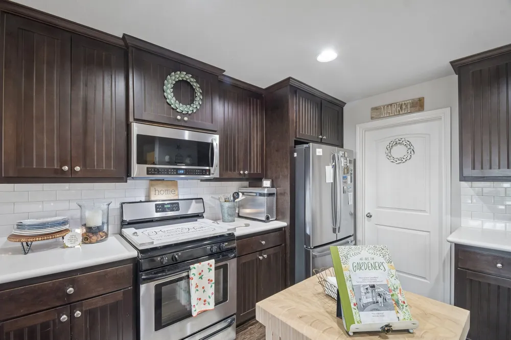 596 Pleasant Grove Loop Elgin, TX 78621