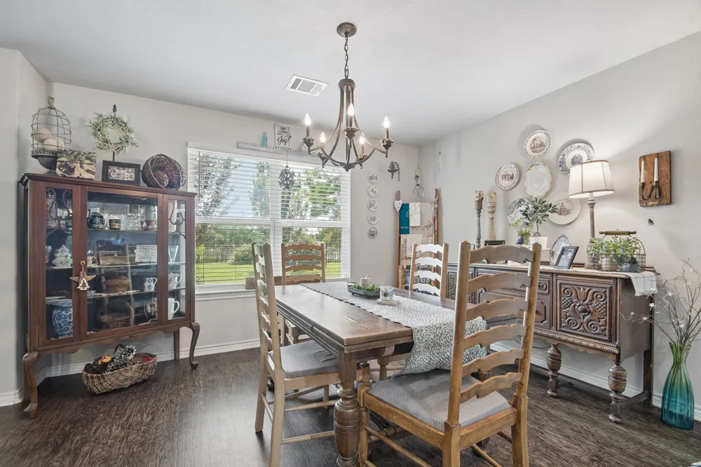 596 Pleasant Grove Loop Elgin, TX 78621