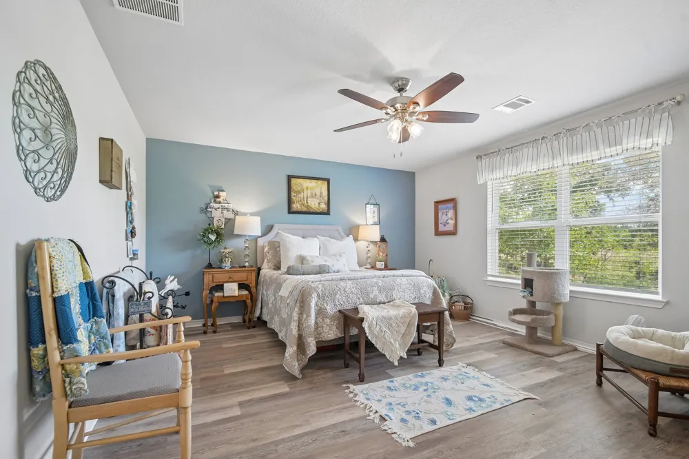 596 Pleasant Grove Loop Elgin, TX 78621