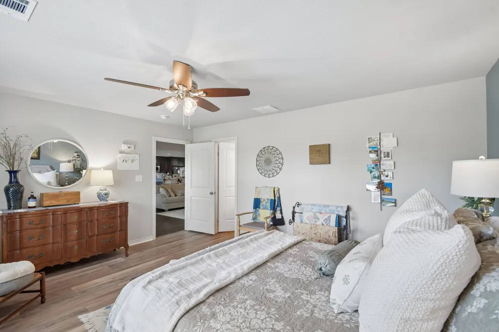 596 Pleasant Grove Loop Elgin, TX 78621