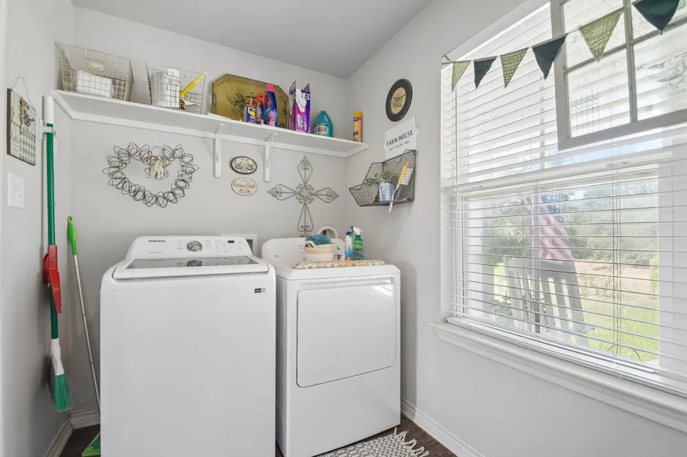 596 Pleasant Grove Loop Elgin, TX 78621