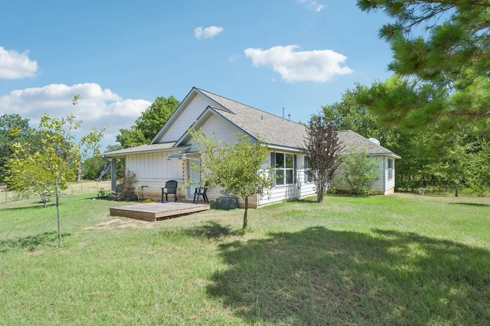 596 Pleasant Grove Loop Elgin, TX 78621
