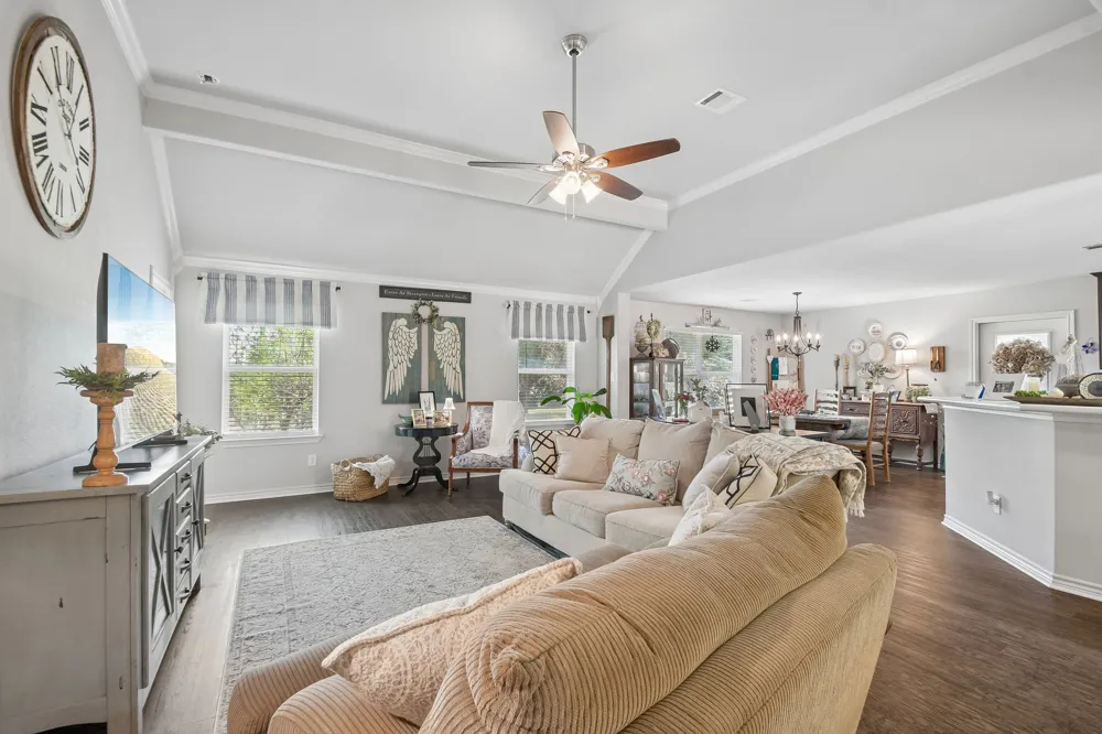 596 Pleasant Grove Loop Elgin, TX 78621
