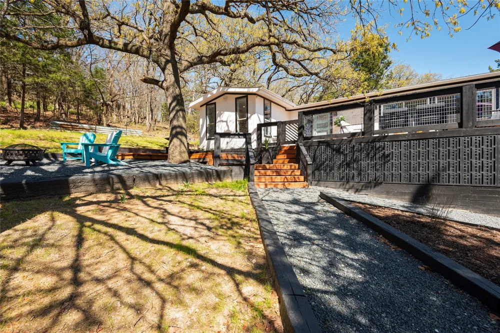 251 Queens Drive Pottsboro, TX 75076