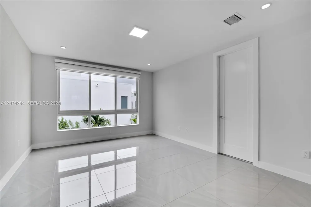 10517 NW 66th St Doral, FL 33178