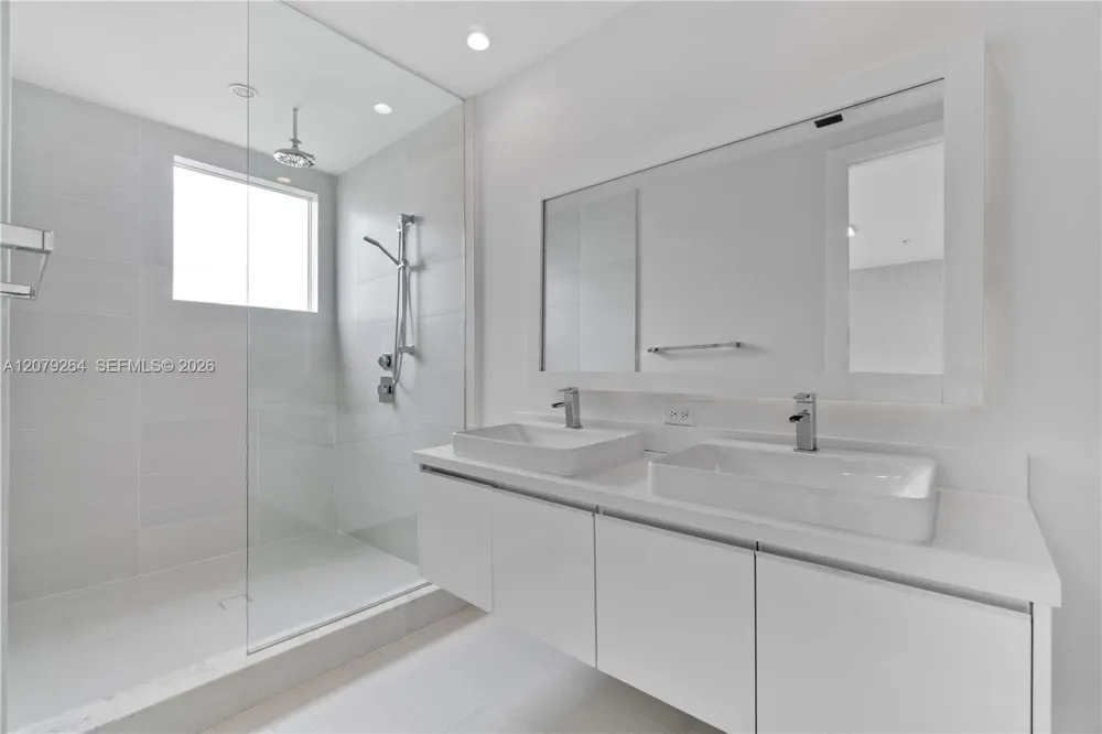 10517 NW 66th St Doral, FL 33178
