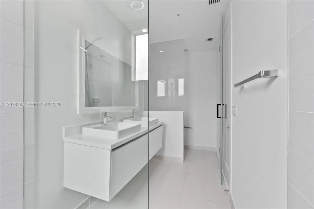 10517 NW 66th St Doral, FL 33178