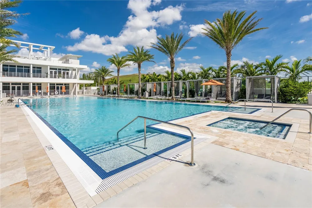 10517 NW 66th St Doral, FL 33178