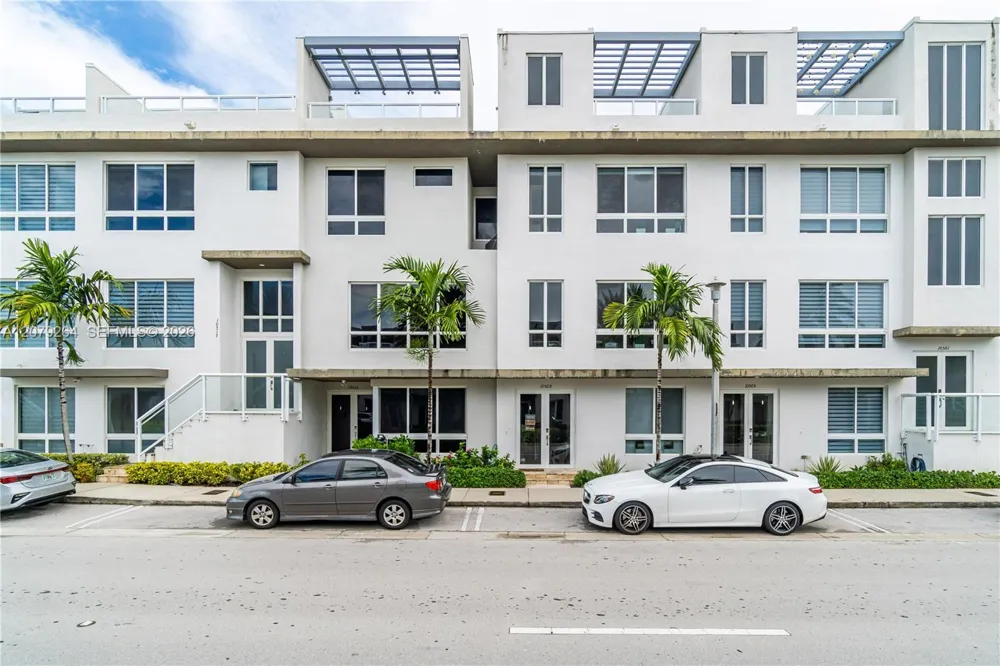 10517 NW 66th St Doral, FL 33178