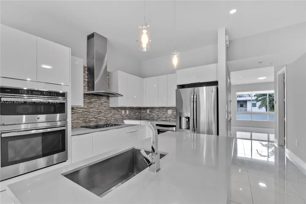 10517 NW 66th St Doral, FL 33178