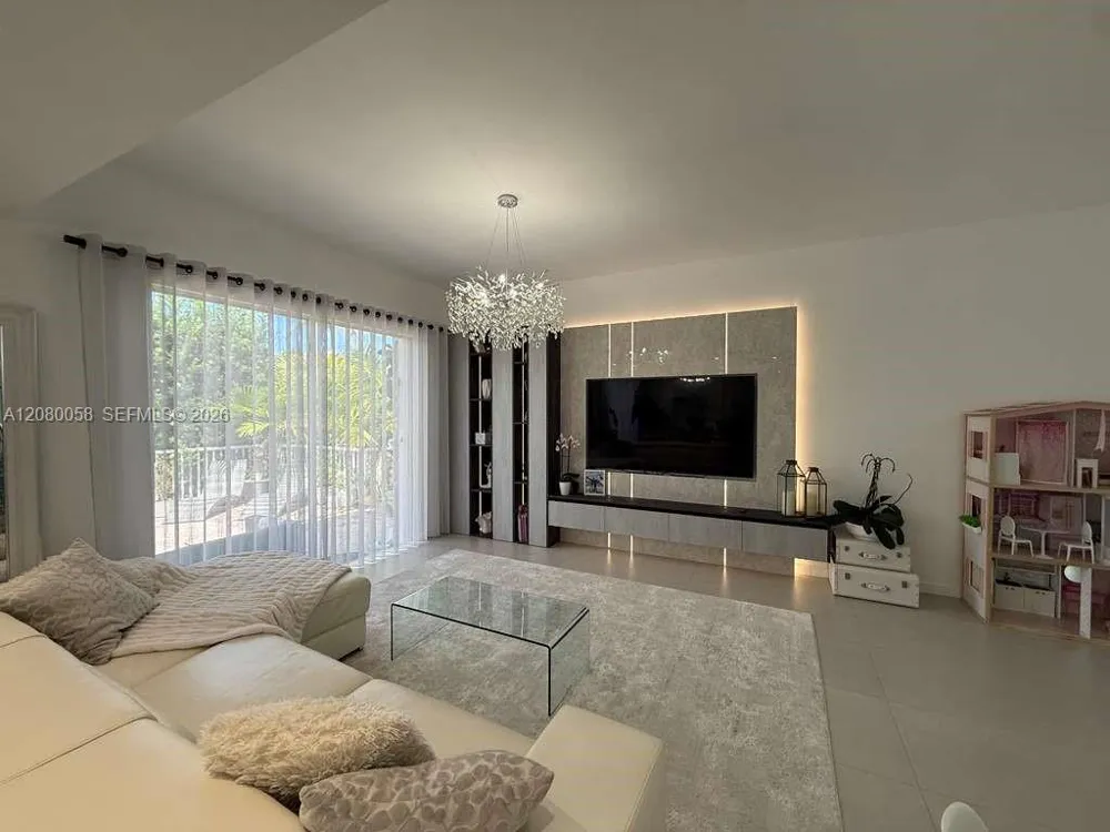 3123 NE 210th St Aventura, FL 33180