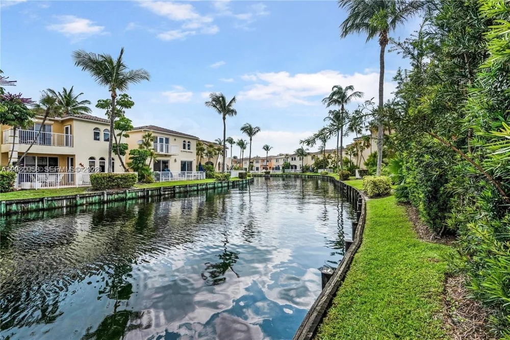 3123 NE 210th St Aventura, FL 33180