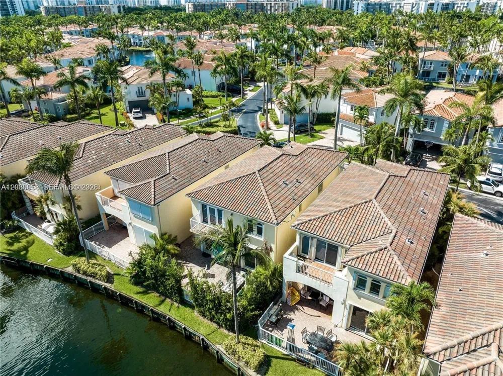 3123 NE 210th St Aventura, FL 33180