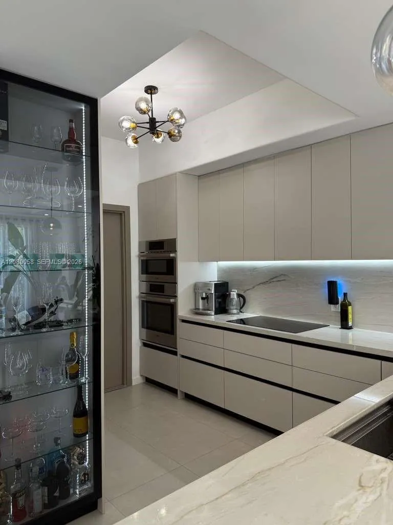 3123 NE 210th St Aventura, FL 33180