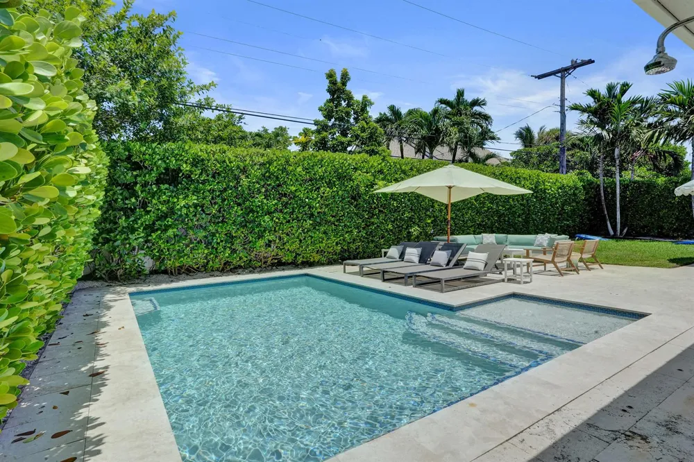15 HERSEY DRIVE Ocean Ridge, FL 33435