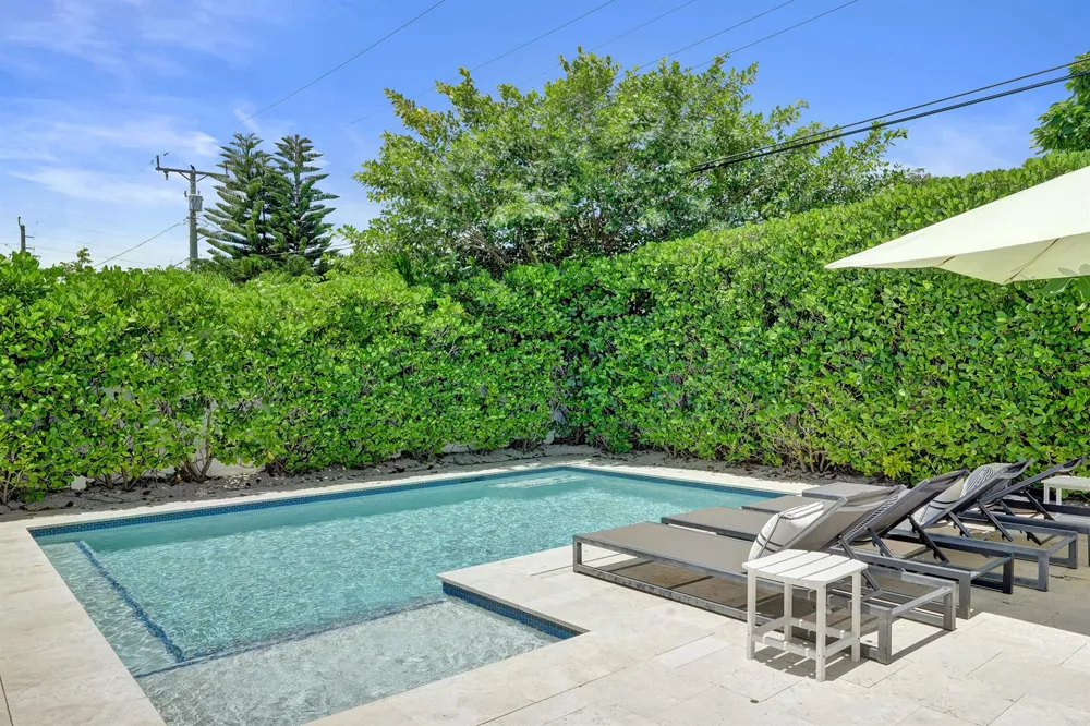 15 HERSEY DRIVE Ocean Ridge, FL 33435