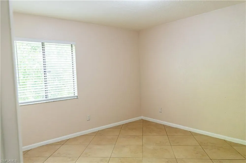 4627 Bayshore Drive #I-4 Naples, FL 34112