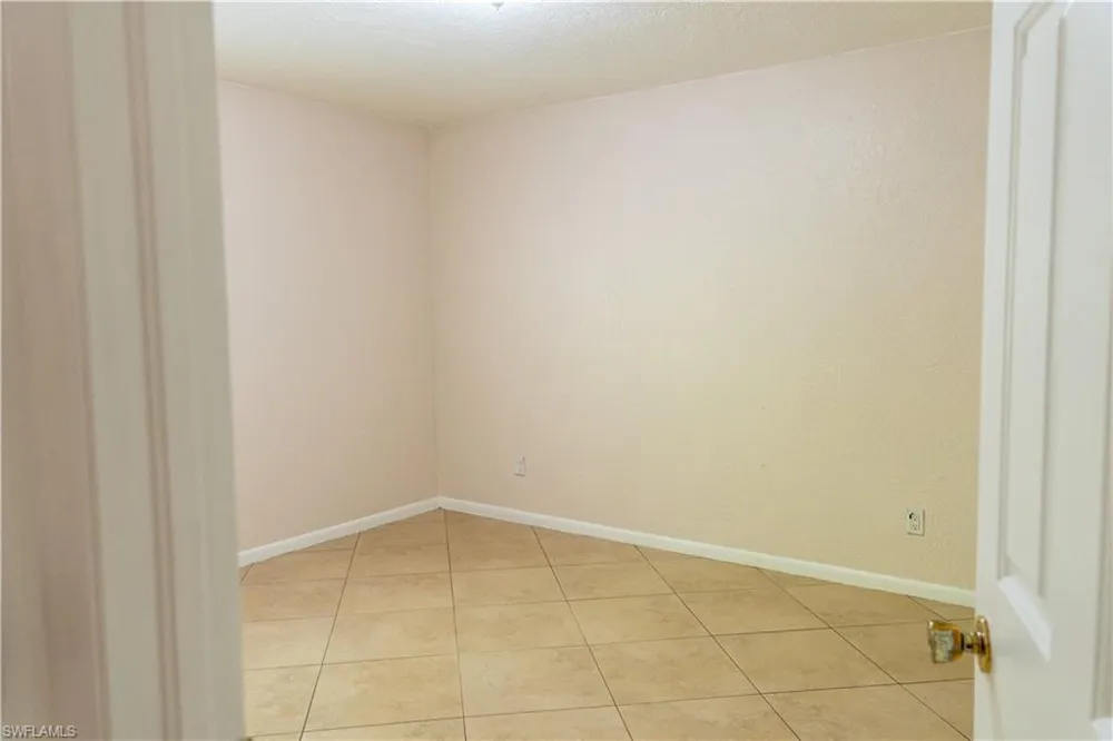 4627 Bayshore Drive #I-4 Naples, FL 34112