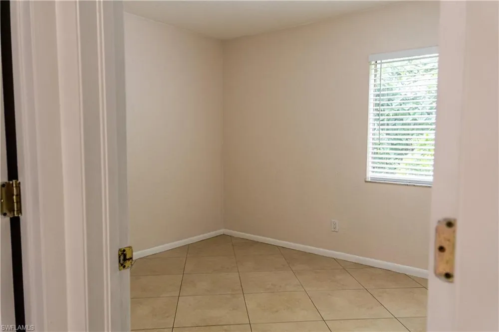 4627 Bayshore Drive #I-4 Naples, FL 34112