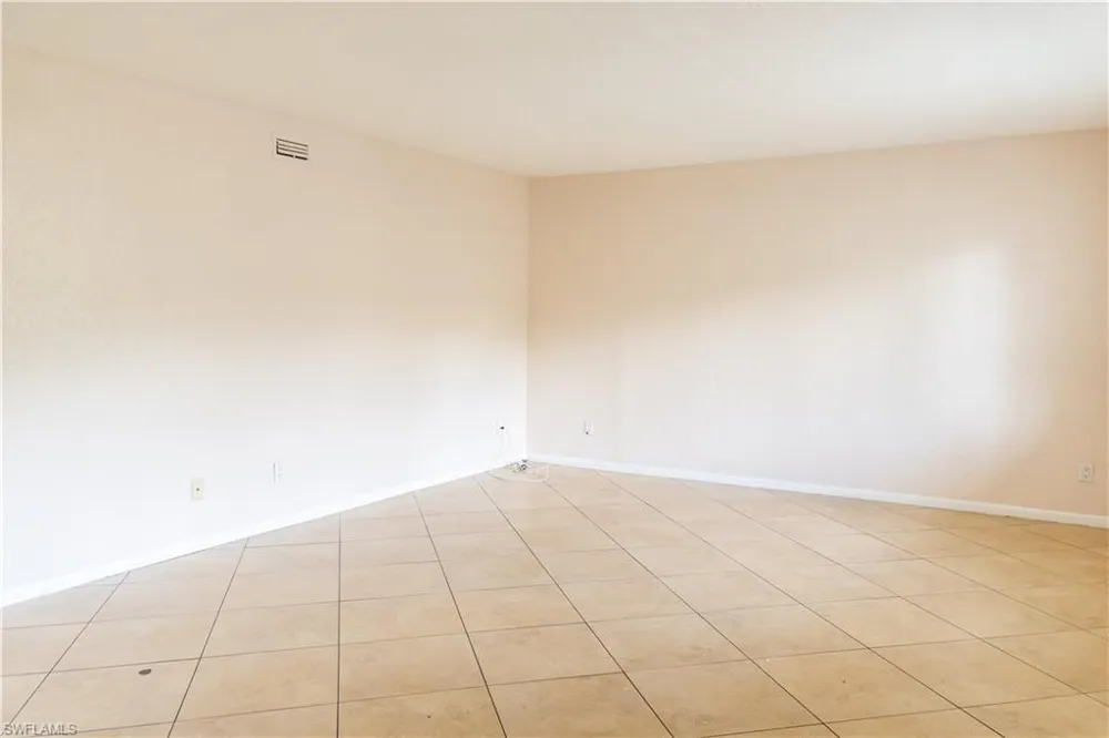 4627 Bayshore Drive #I-4 Naples, FL 34112