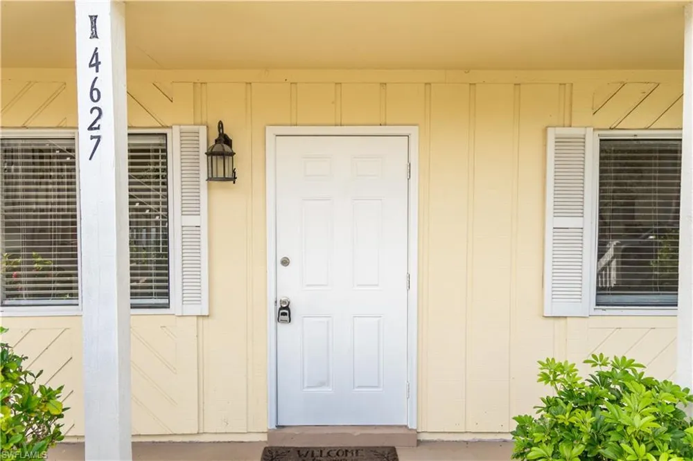 4627 Bayshore Drive #I-4 Naples, FL 34112
