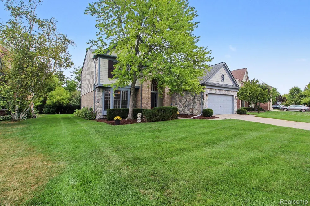 45063 Weymouth Drive Canton Charter Township, MI 48188