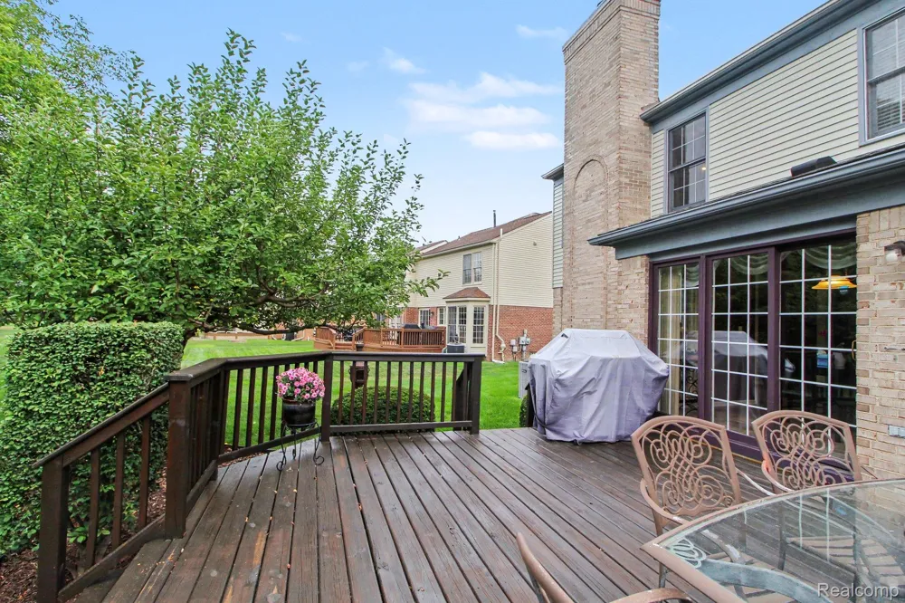 45063 Weymouth Drive Canton Charter Township, MI 48188