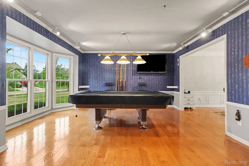 45063 Weymouth Drive Canton Charter Township, MI 48188