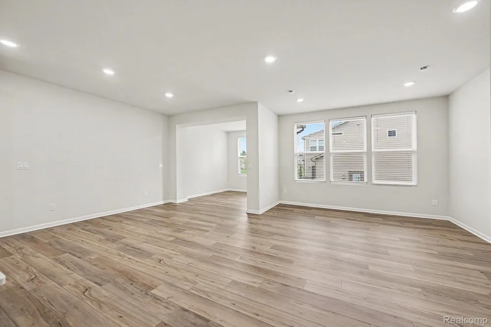 2298 Addison Circle Commerce Charter Township, MI 48390